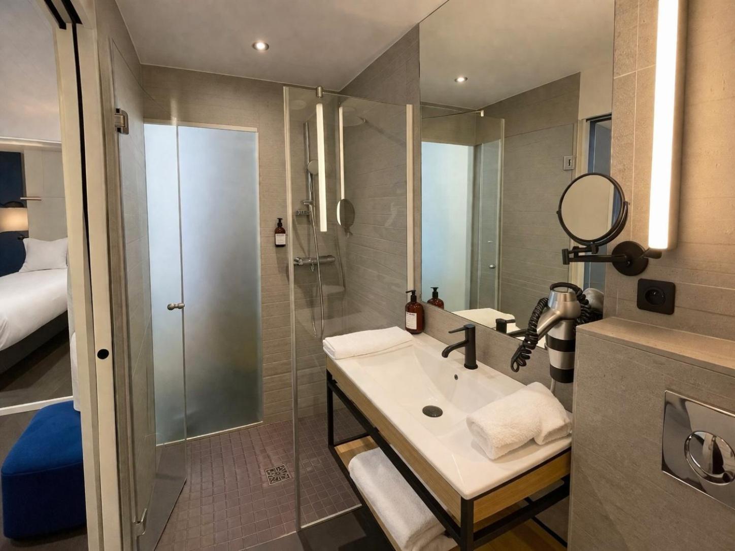 Single Room,1765146992:JPEG